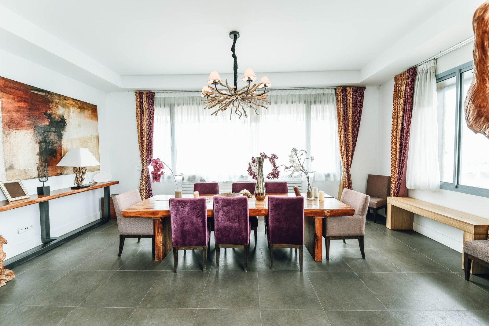 How to Find the Right Luxury Dining Room Furniture (Part 1)