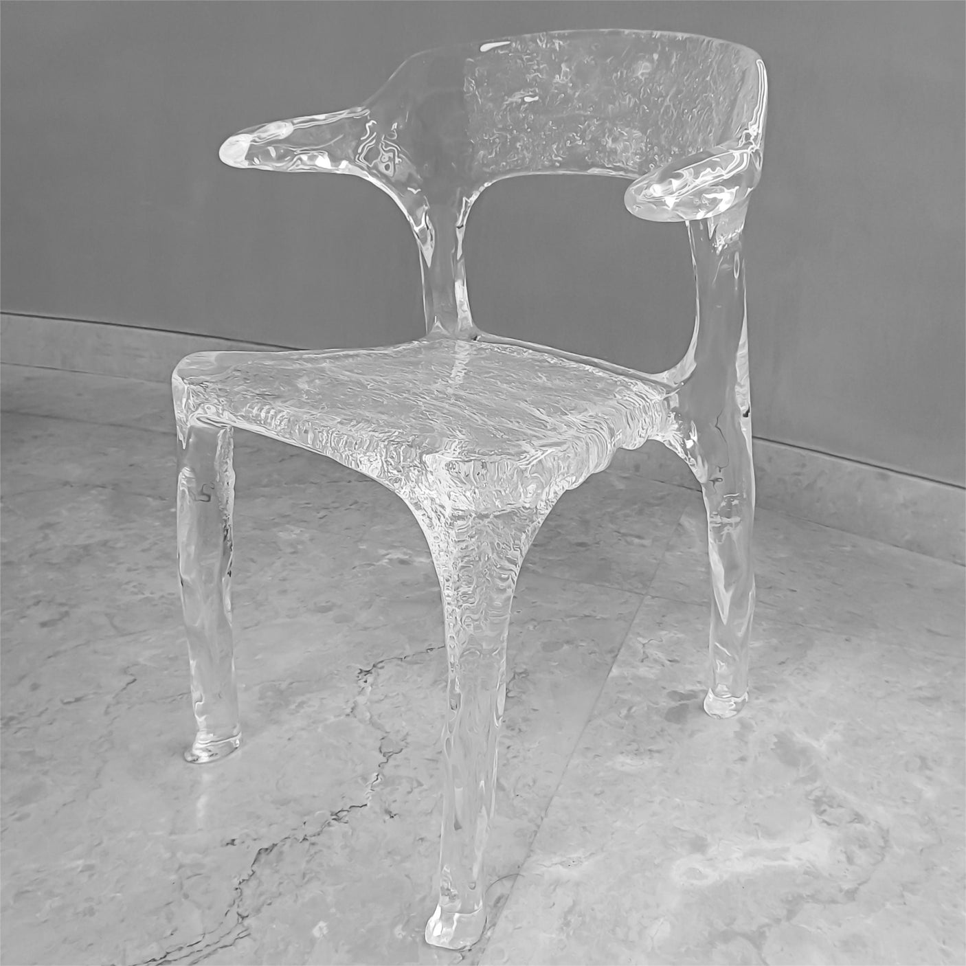 Horn Chair (Transparent)