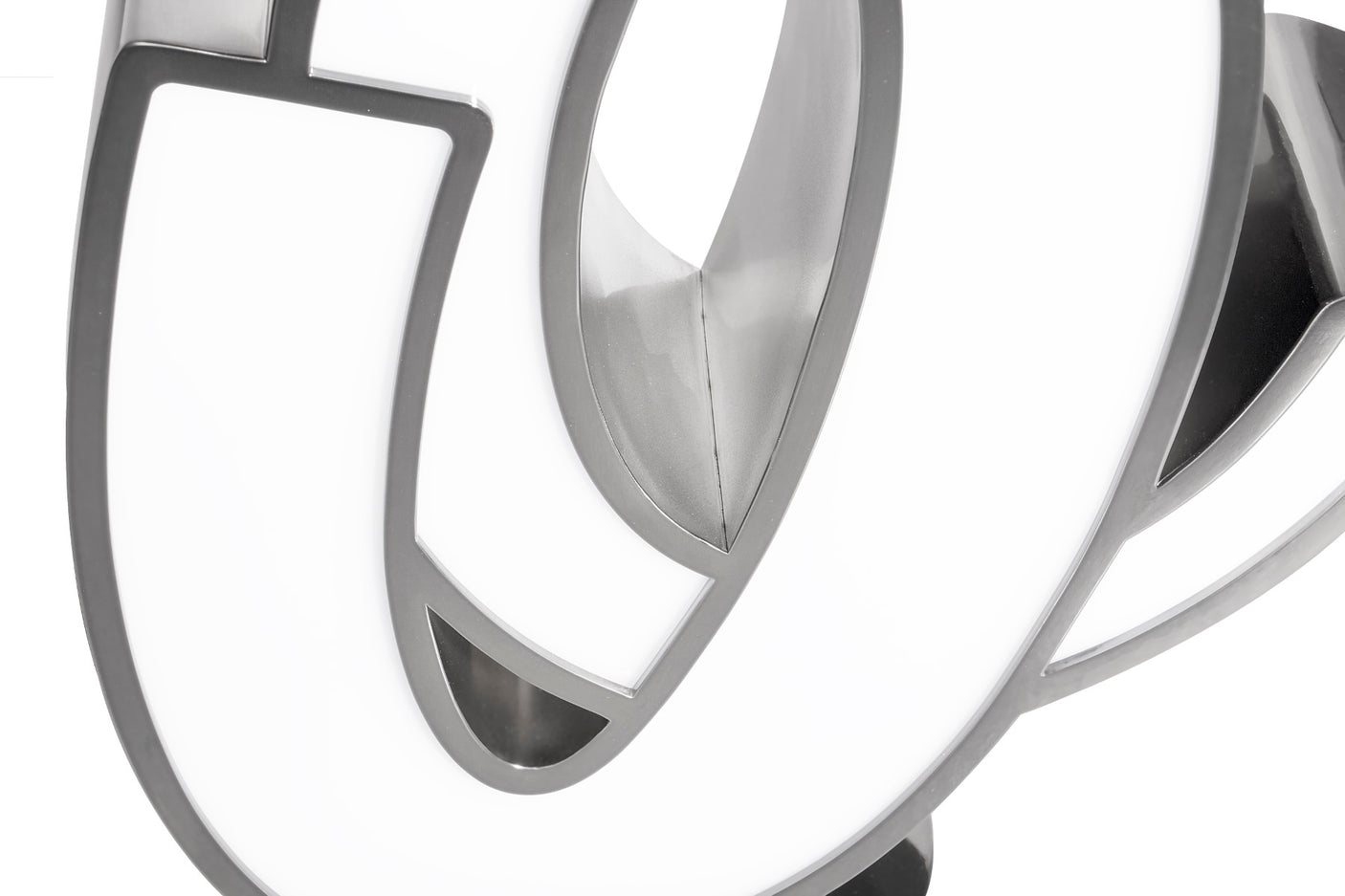 Letter O Graphic Lamps