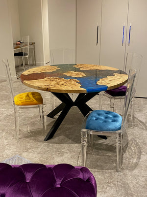 Blatta Dining Table